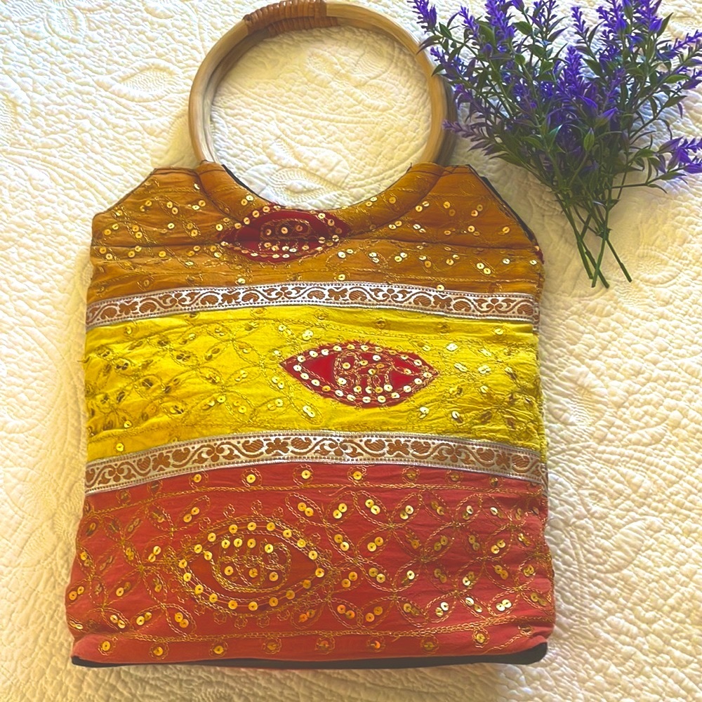 PURSE / TOTE Sequins & Embroidery, Zip Top,  Excellent Cond.
